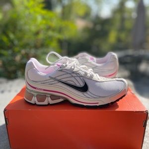 NIKE Women’s Tennis Shoes